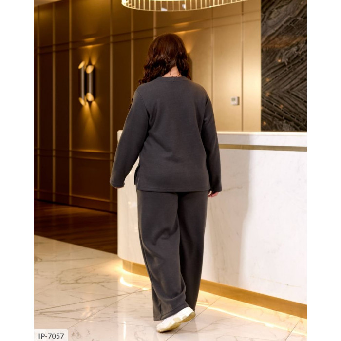 XL+ костюми Odessa Moda IP-7057 — мода для кожного дня