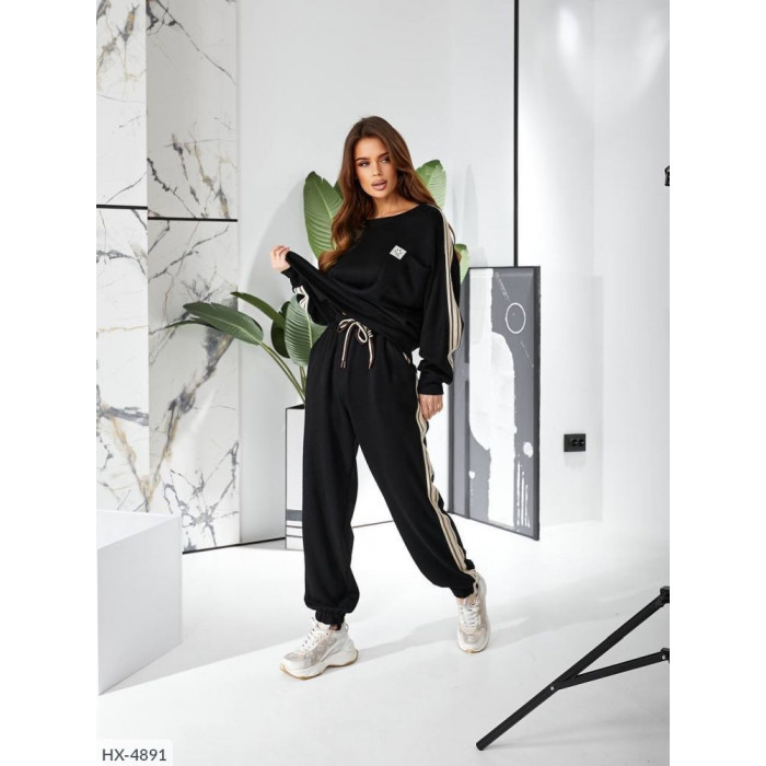 Жіночі костюми HX-4891 — сучасний дизайн і комфорт