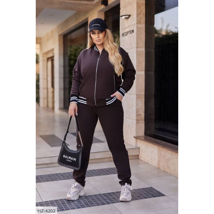 Модні костюми XL+ HZ-4202 — гармонія стилю і практичності