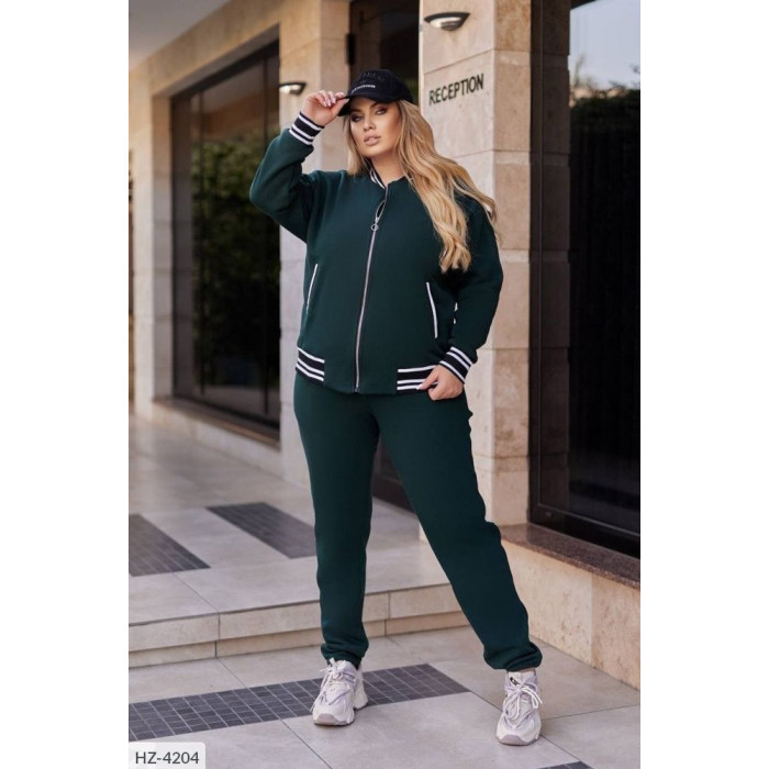 Жіночі прогулянкові костюми HZ-4204 — елегантність у кожному русі