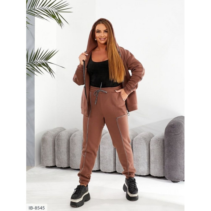 Жіночі прогулянкові костюми IB-8545 — елегантність у кожному русі