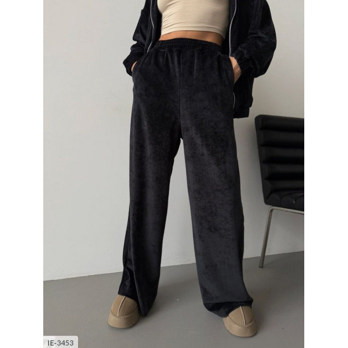 Стильні образи від Odessa Moda IE-3453 — костюми на кожен день