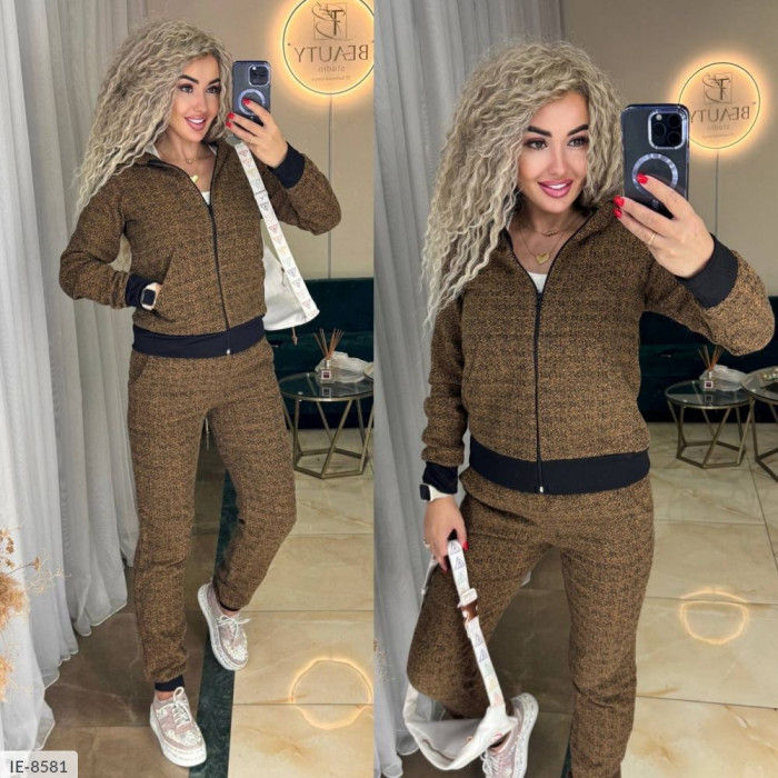 Жіночі костюми Plus Size IE-8581 — впевненість і стиль