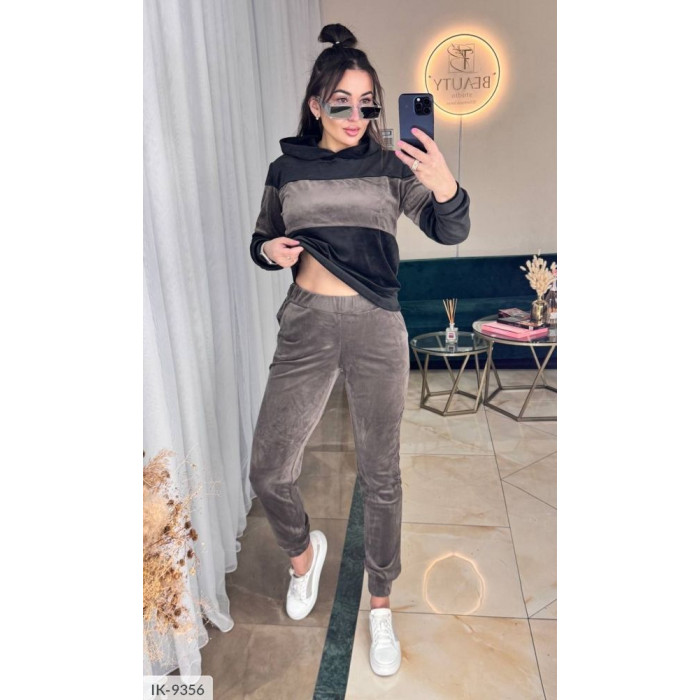 Стильні жіночі костюми IK-9356 — зручність і шарм