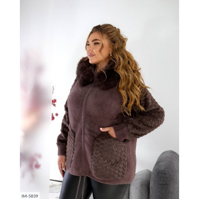 Жіночий верхній одяг Plus Size IM-5839 — тренди 2025