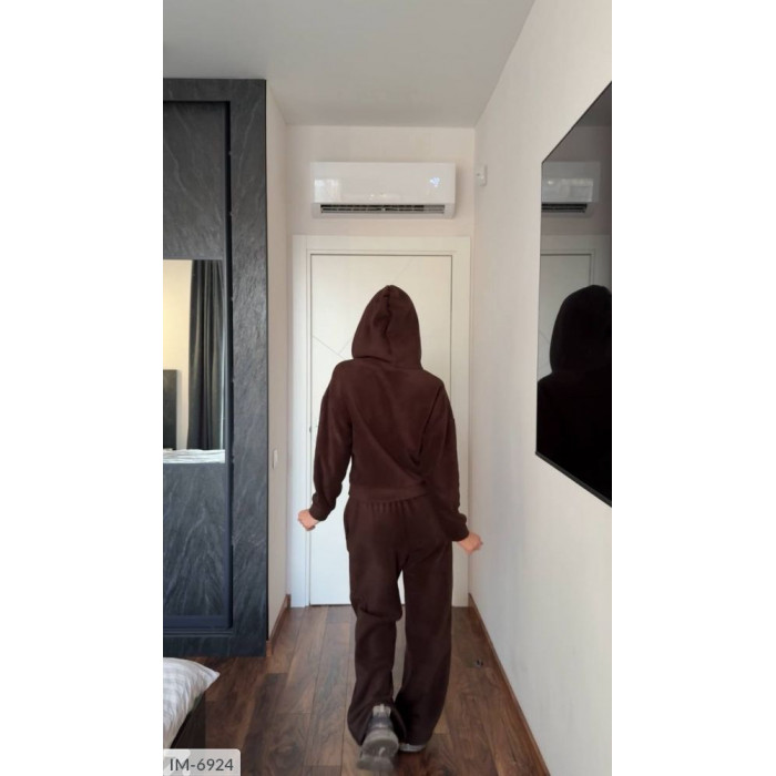 Модні спортивні костюми для активних жінок IM-6924