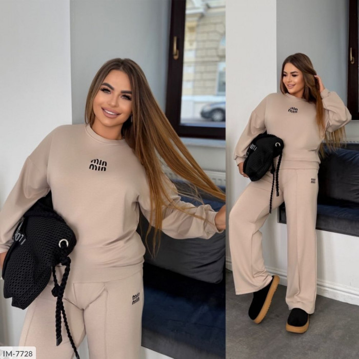 Стильні образи від Odessa Moda IM-7728 — костюми на кожен день