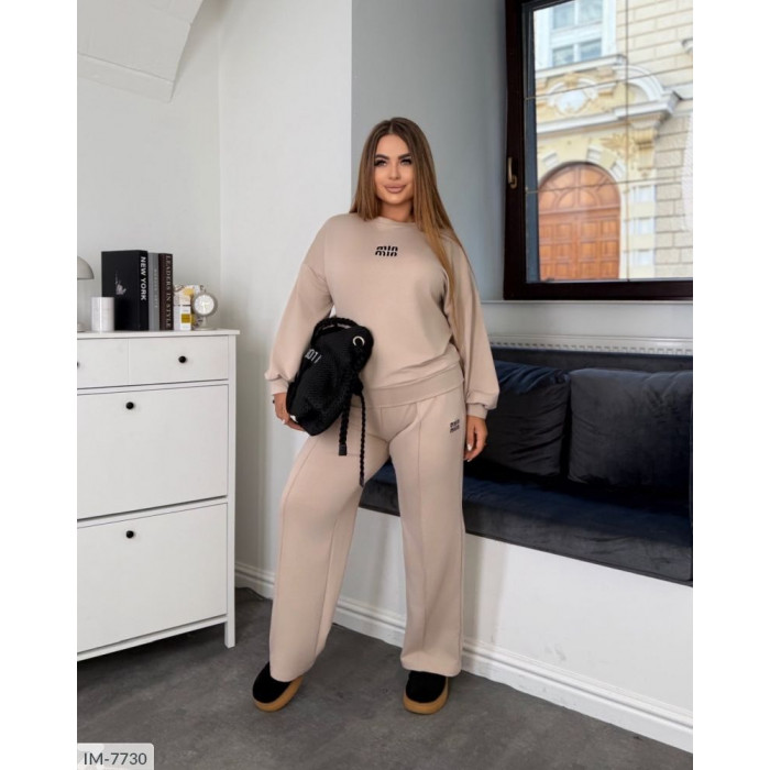 Модні костюми IM-7730 — легкість і впевненість у кожному русі