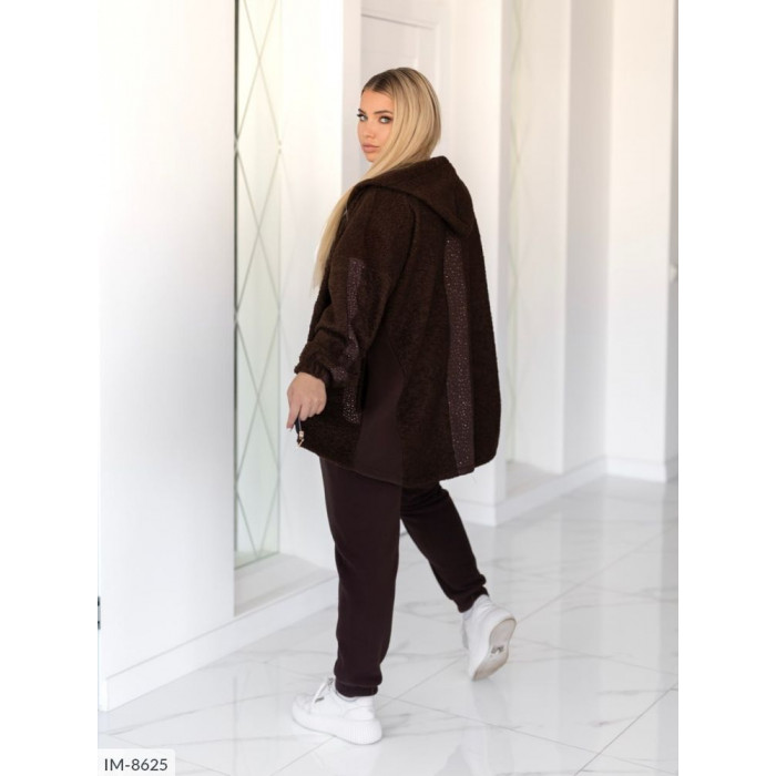 Жіночі прогулянкові костюми IM-8625 — елегантність у кожному русі
