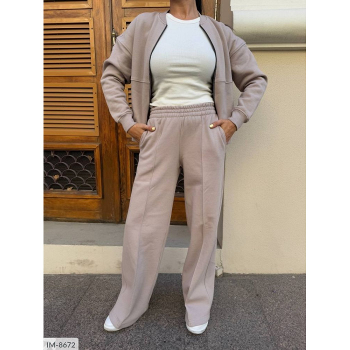 Стильні жіночі костюми IM-8672 — зручність і шарм