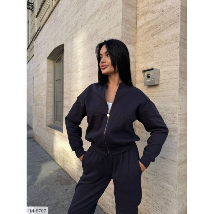 Стильні образи від Odessa Moda IM-8707 — костюми на кожен день