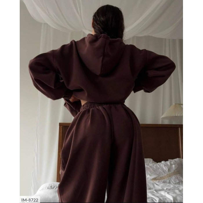 Жіночі костюми Odessa Moda IM-8722 — стиль і впевненість