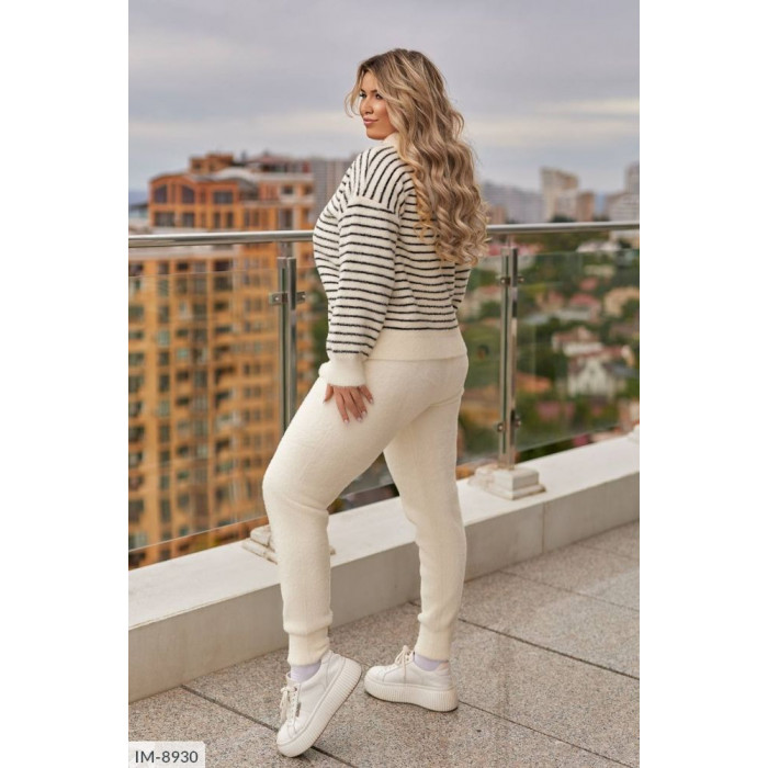 Модні костюми великого розміру IM-8930 — легкість і краса