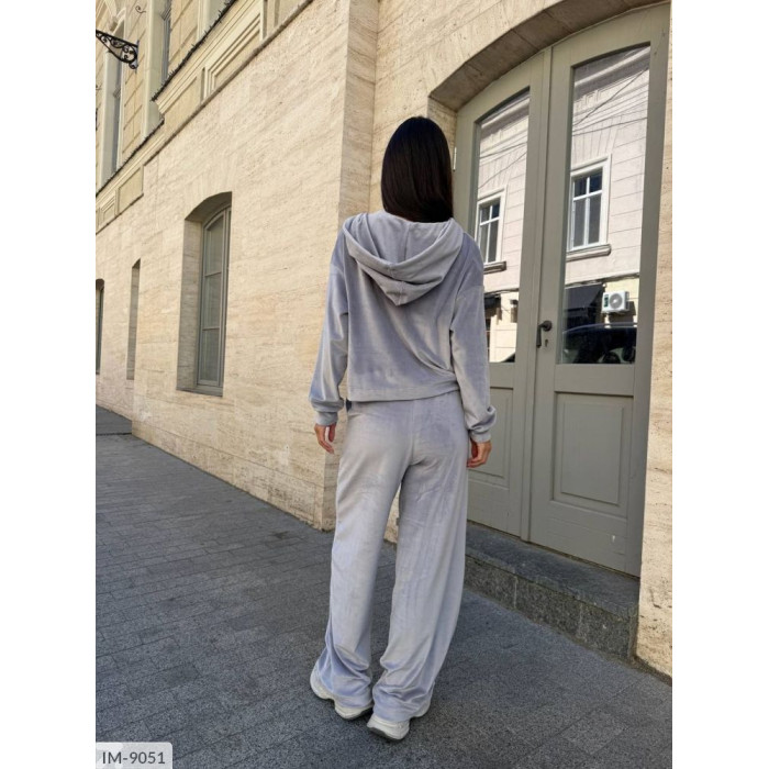 Модні костюми для спорту IM-9051 — легкість і комфорт