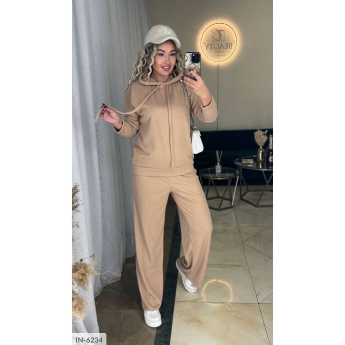 Стильні образи від Odessa Moda IN-6234 — костюми на кожен день