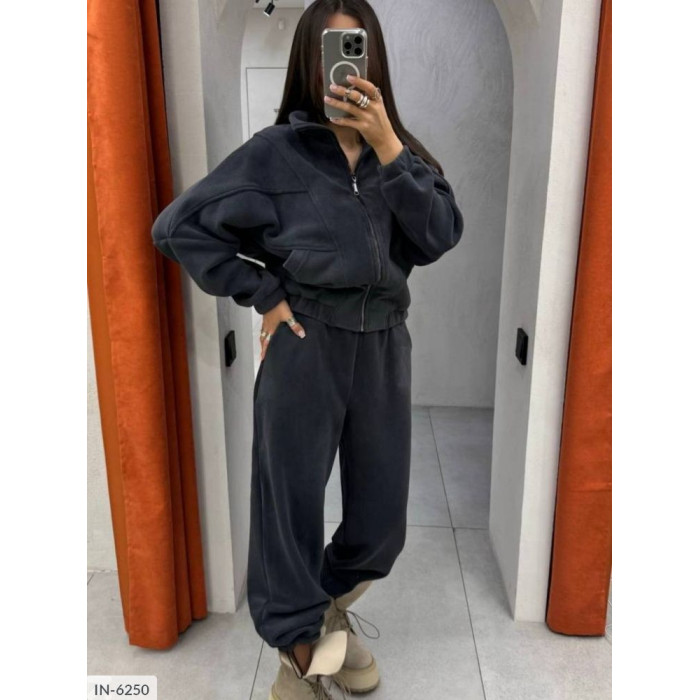 Стильні жіночі костюми IN-6250 — зручність і шарм