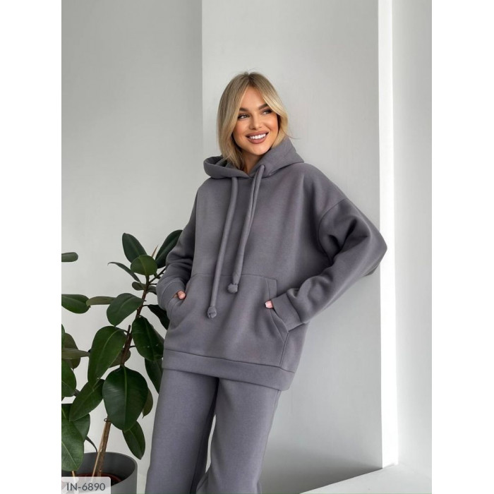 Жіночі костюми Odessa Moda IN-6890 — стиль і впевненість