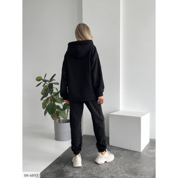 Стильні костюми для спорту IN-6897 — практичність і мода