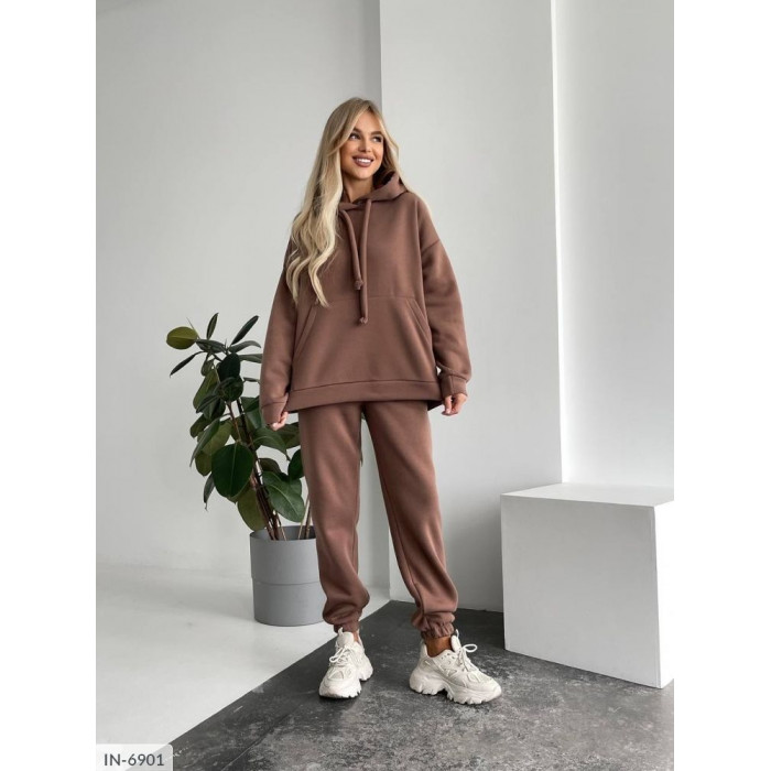 Жіночі костюми Odessa Moda IN-6901 — стиль і впевненість