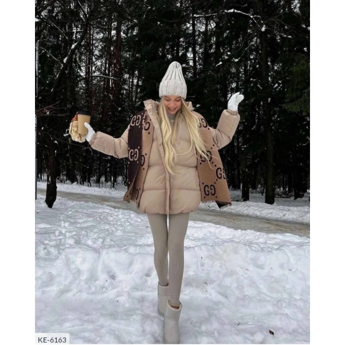 Верхній одяг KE-6163 — тепло і стиль у кожній деталі